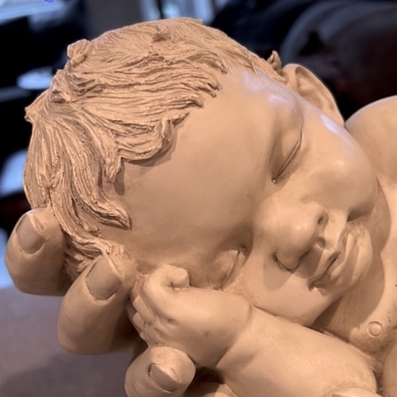 SOLD Newborn In Loving Hands Sculpture Baby Sleeping Figurine Indoor Outdoor Art - Picture 8 of 17